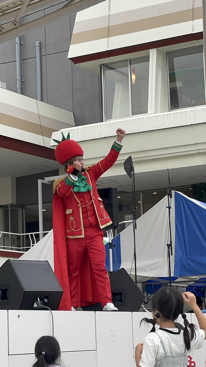 anncoro55's tweet photo. BSNキッズフェスティバル2026✨
トマト兄さん大人気でたくさんの人で万代シティ賑わってました‼️
昨日のなじラテ効果もあったのかなぁ⁇
２年連続のキッズフェスティバル出演〜来年もこのステージで見れると良いなぁ😆✨
ありがとまと🍅✨ https://t.co/EmNnV01WwC
