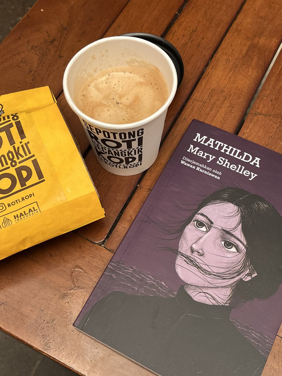 alfinrizalisme's tweet photo. apa pun asal foto buku + kopi. https://t.co/V7y0gBo4Nr