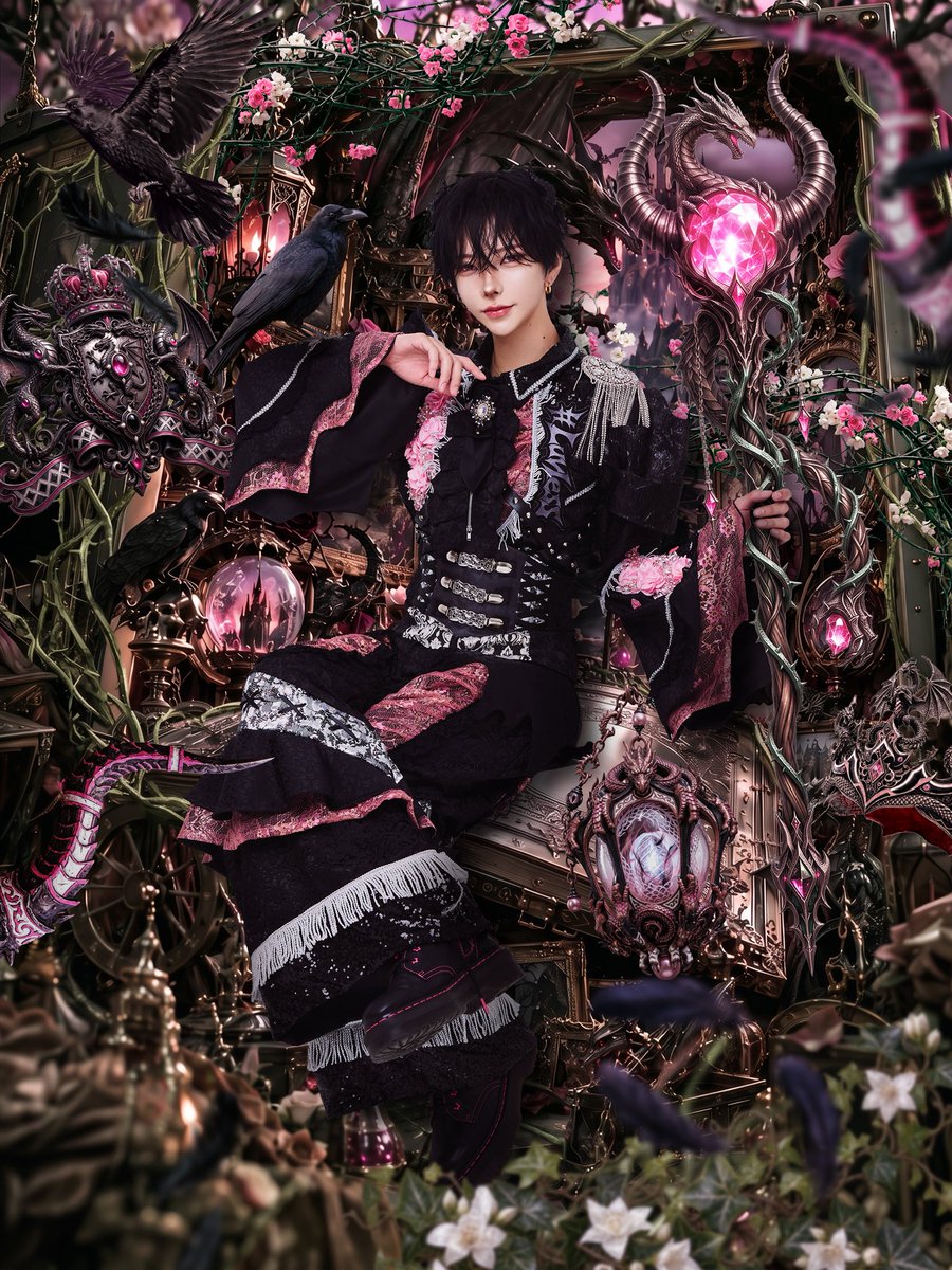 luvless_info's tweet photo. 【新アー写公開④】

⋆͛♡⋆͛┈┈‧✧̣̥̇‧┈┈••⋆͛♡⋆͛••┈┈┈┈                         

⚜️𝐍𝐚𝐦𝐞：いぶき(@ibuki_luvls )
🩷𝐂𝐨𝐥𝐨𝐫：Pink
🔮𝐂𝐡𝐚𝐫𝐚𝐜𝐭𝐞𝐫：マレフィセント

「この呪いは地上のどんな力でも変えられない。」

┈┈┈┈••⋆͛♡⋆͛••┈┈‧✧̣̥̇‧┈┈••⋆͛♡⋆͛

明日20:00 Next Member公開...