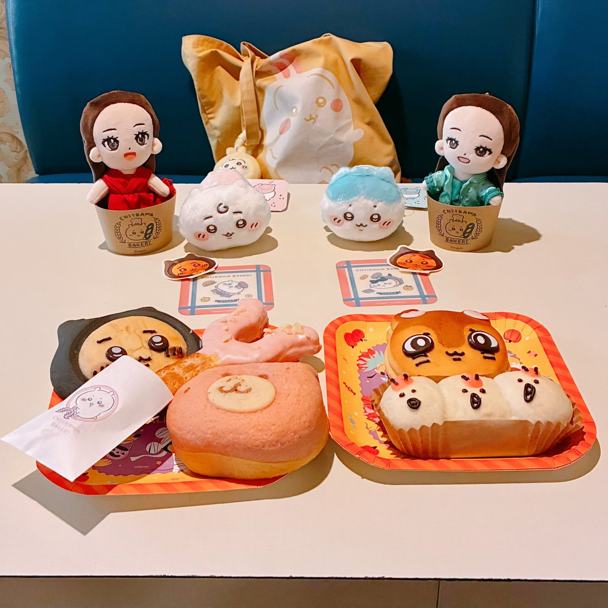 __17880729's tweet photo. ちいかわベーカリーパーティーも🥐🥳🎉
ゆりかぬいにも彩ってもらい🧸✨
未だ"箱入り"娘のままなので、ケースも早く手に入れなければ〜〜〜 https://t.co/RRMEyIFbVU