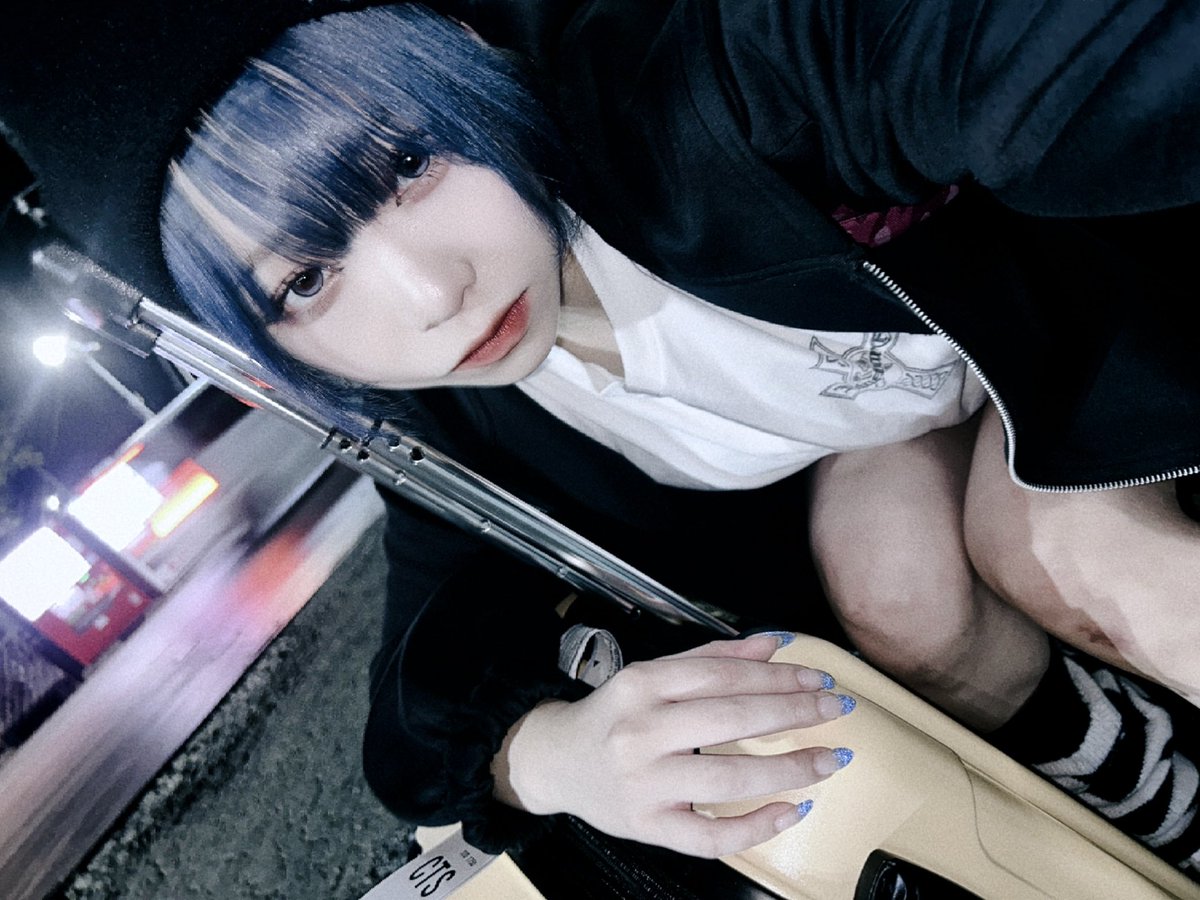 mituki_youshow's tweet photo. 最低気温4℃、北の10月を舐め腐った女が北海道に着弾 https://t.co/ch0W140dEp
