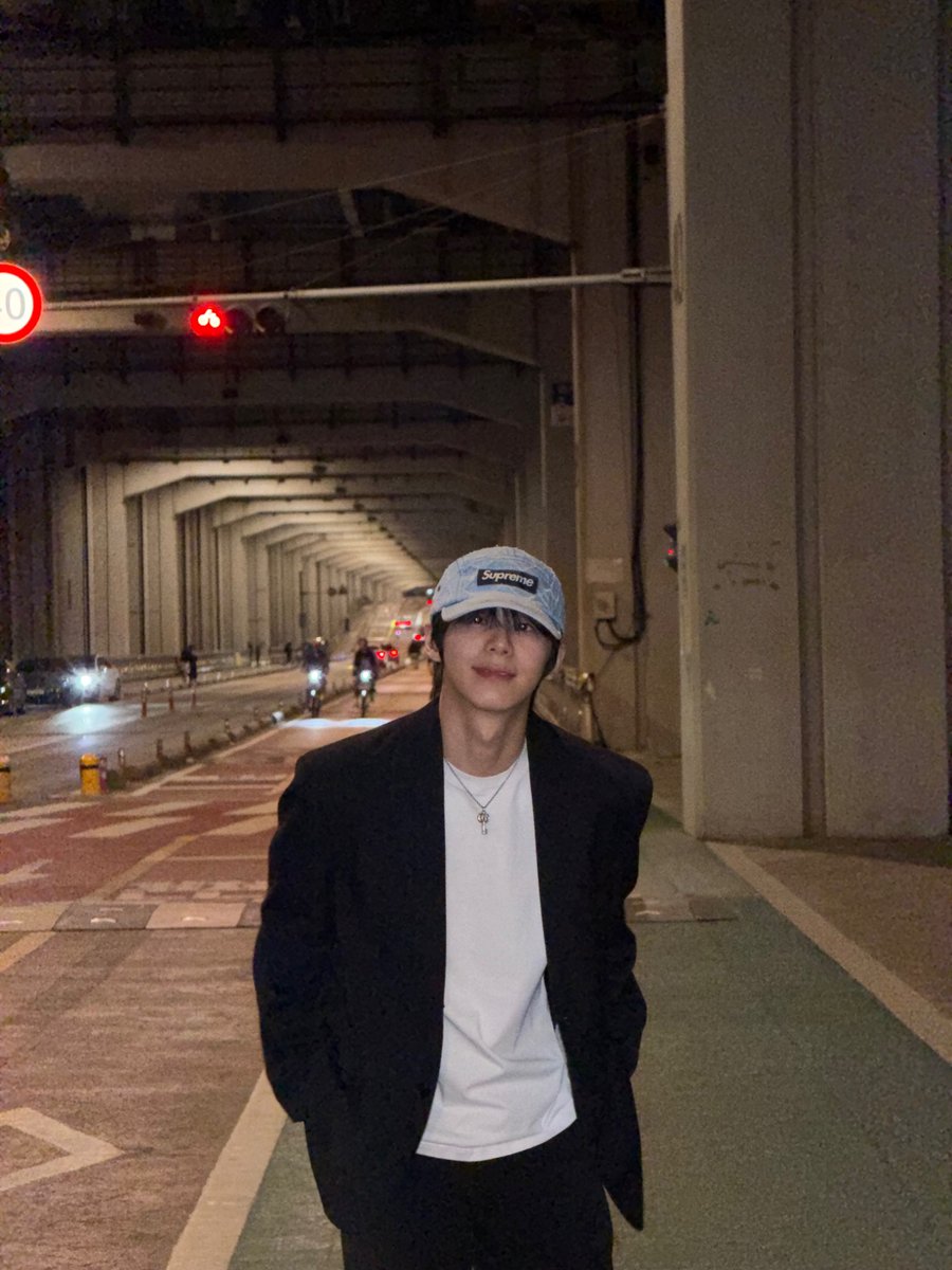 hourlysjw's tweet photo. #SEOJEONGWOO #서정우 #AHOF #아홉 https://t.co/a9EuKiu003