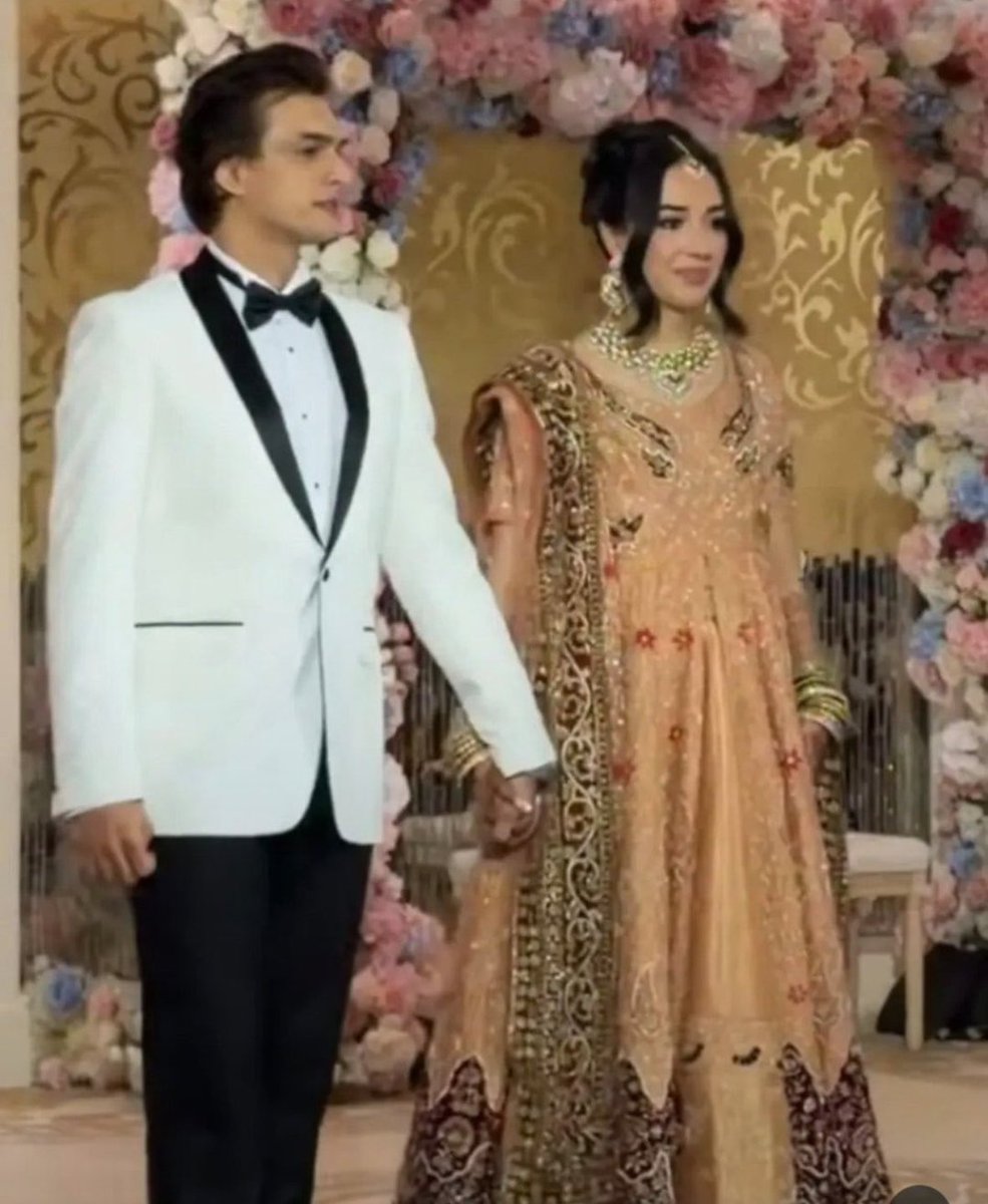 swekanth's tweet photo. Its soo sudden seedhaaa dil pe .... any soo happy for him 🧿🧿💗💗💓💗 #mohsin #mominion 🫶🫶🫶 https://t.co/kWOZkDM5Co