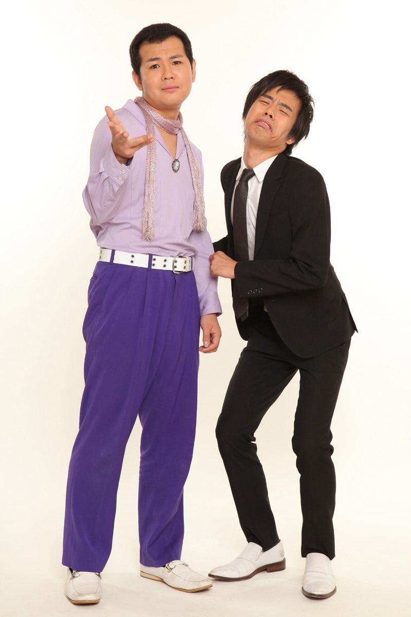 satooo05's tweet photo. 羽田着いて喫煙所へ。
ただでさえ狭いのに持ってる荷物全部足元じゃない別の場所に置いて、自分たちは円を描くようにしゃがみ込んで場所取るいい歳したおっさん4人組。

おねが〜い。死んでぇ〜。 https://t.co/owO7rST9Np