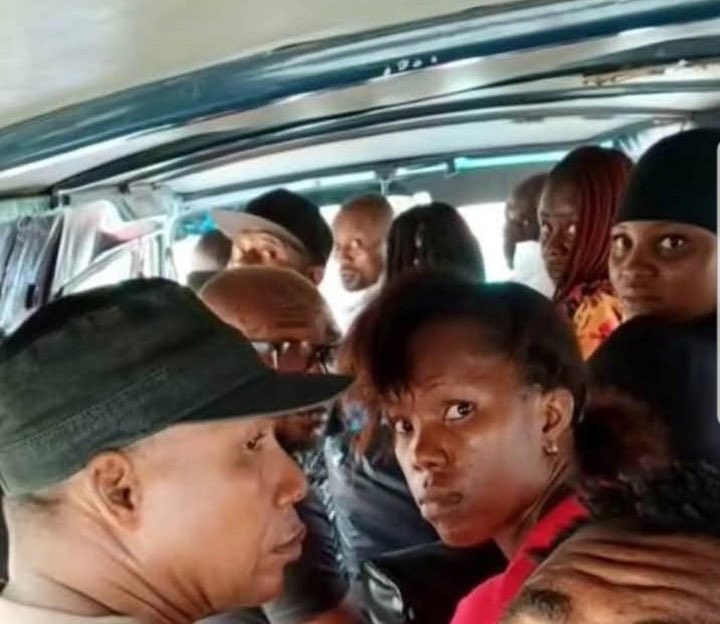 Mrdnd256's tweet photo. Ndimu Taxi nva mu bwenzi. https://t.co/Y2gaYg8RHv
