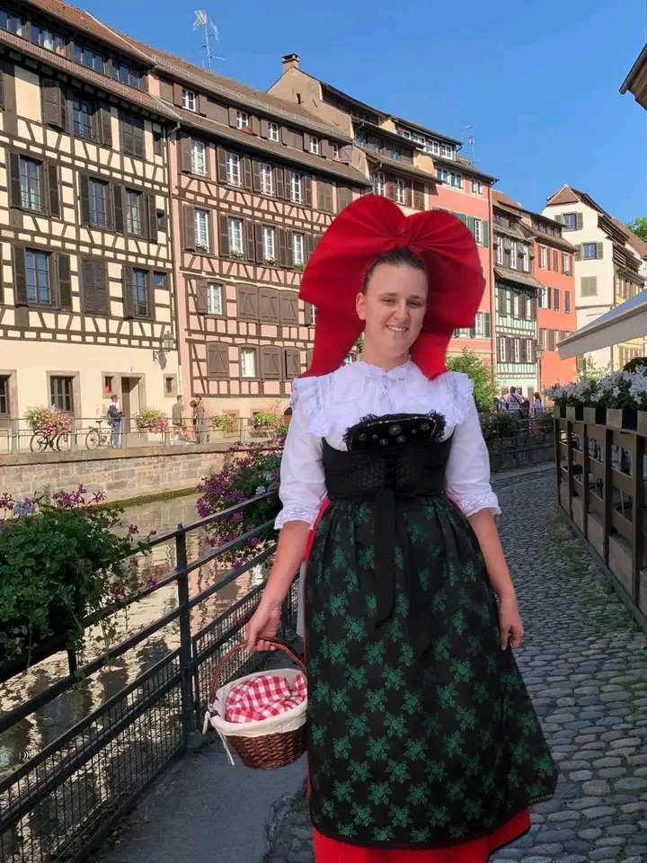 t_sebki's tweet photo. Le repas traditionnel du dimanche en #Alsace  bon appétit à tous. https://t.co/MWpdFKfl8G