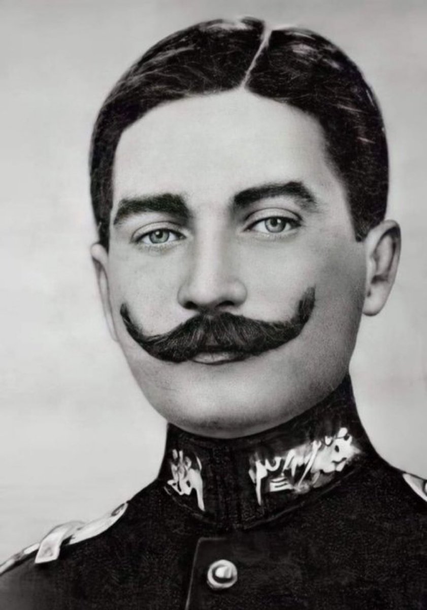 TarihteOan's tweet photo. Gazi Mustafa Kemal Atatürk, 26 yaşındayken çekilmiş bir fotoğraf. https://t.co/04duE6S5KX