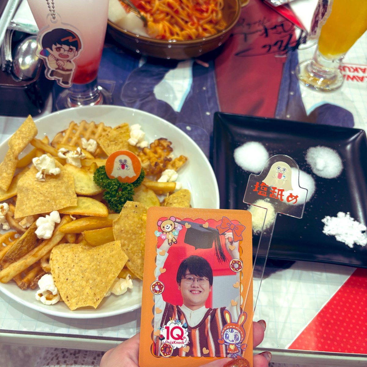 tazuneru_chan's tweet photo. 念願の白い粉を摂取してきました🧂
うーん、うまい☝️
クエン酸の衝撃(?)やばいので、皆さん心して😵‍💫
ノニは意外と大丈夫だった！！
🐏ちゃんにドン引きされながらも、どれに掛けたら合うかな〜って色々試した結果、私はヨーグルトが1番美味しかった！プリンは美味しさと不味さが打ち消しあってた😉 https://t.co/aAjA3T9p9W