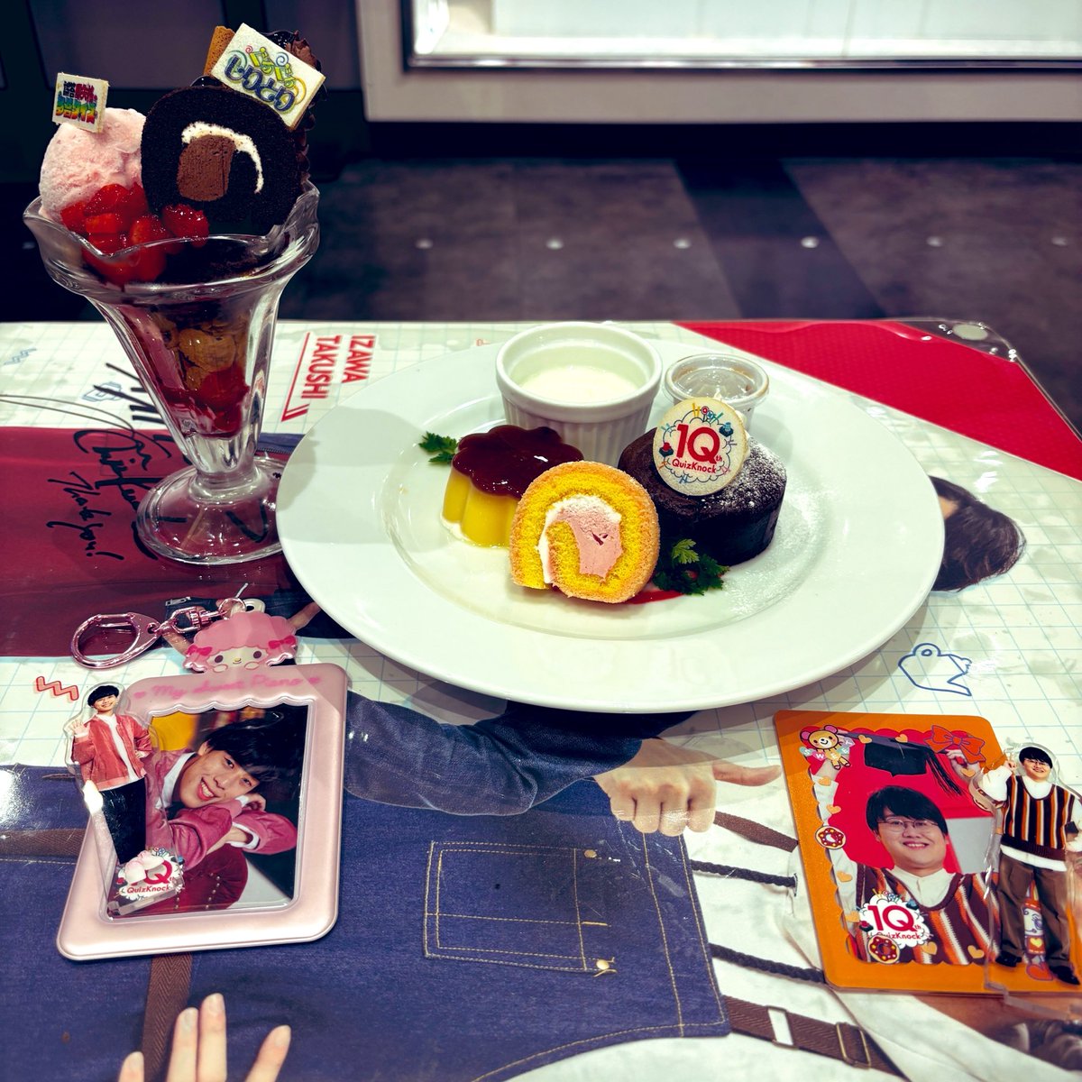 tazuneru_chan's tweet photo. 念願の白い粉を摂取してきました🧂
うーん、うまい☝️
クエン酸の衝撃(?)やばいので、皆さん心して😵‍💫
ノニは意外と大丈夫だった！！
🐏ちゃんにドン引きされながらも、どれに掛けたら合うかな〜って色々試した結果、私はヨーグルトが1番美味しかった！プリンは美味しさと不味さが打ち消しあってた😉 https://t.co/aAjA3T9p9W