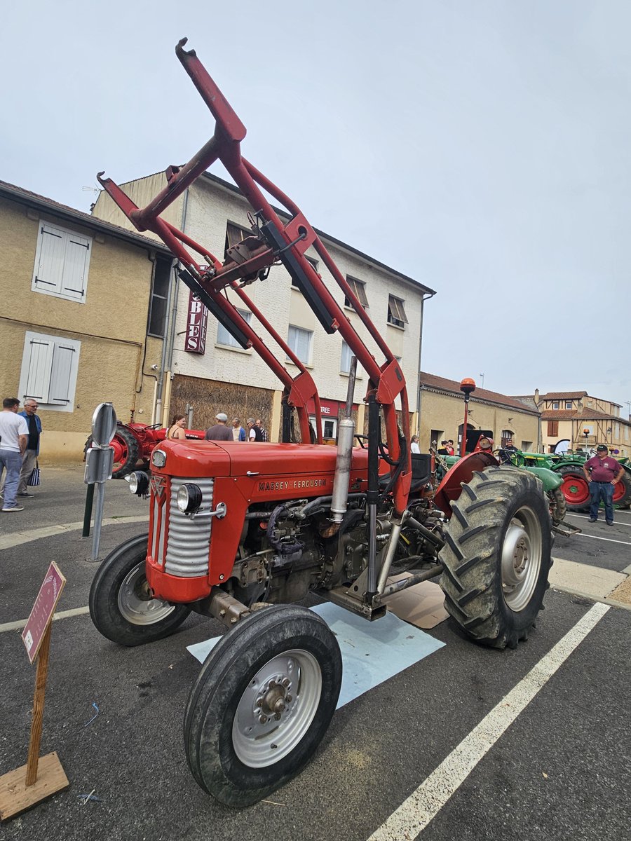 yohanberat10384's tweet photo. JOURNÉE VINTAGE À MIRANDE ! 🛵🚜
dimanche 4 octobre
Exposition de tracteurs enciens
#tracteurAnciens #mirande #gers #vintageJOURNÉE https://t.co/4MX6QGntuP
