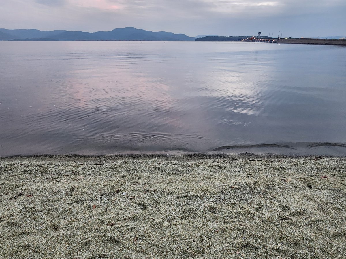 ia_LLpl's tweet photo. 野中家がおすすめしてたガラスの砂浜むっちゃ綺麗やった〜
 #ノナカの野望 https://t.co/RbRQJXnCp0