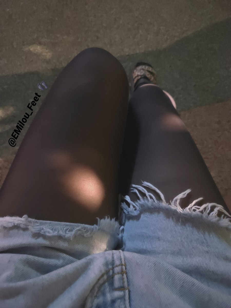 EMilou_Feet's tweet photo. Thick tights.🧐

#tights #sexy #cute https://t.co/ceOuPNGupg