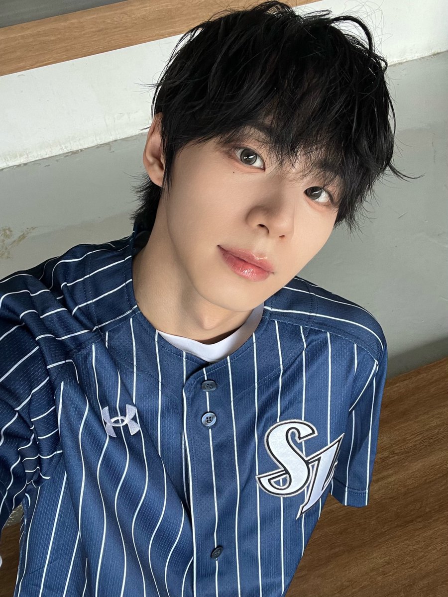 hourlysjw's tweet photo. #SEOJEONGWOO #서정우 #AHOF #아홉 https://t.co/QACI1E3hvs