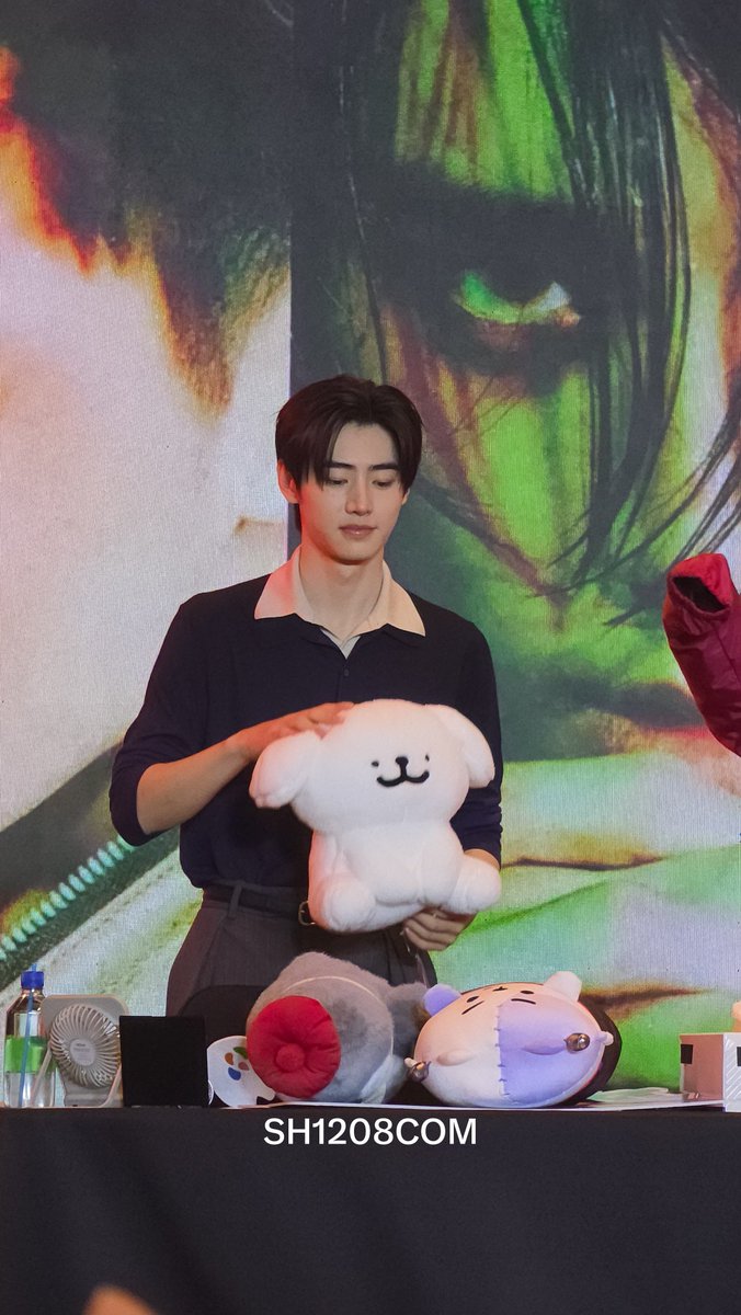 sh1208com's tweet photo. Shopee x ENHYPEN fansign in Manila | 261004

Sunghoon with my Maltese gift 🥹💓 https://t.co/svYpMuzIaO