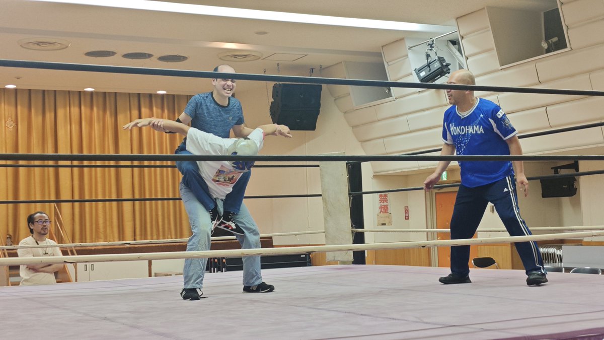 tataminator's tweet photo. ザ・ボスコニアンのセルフ引退セレモニーの直後、
風渡辺琉が2026年末を以ての引退を発表

藪木とのもう一丁はあるのか
あったらいいな
#RAW94 https://t.co/TZNMvtrmJb