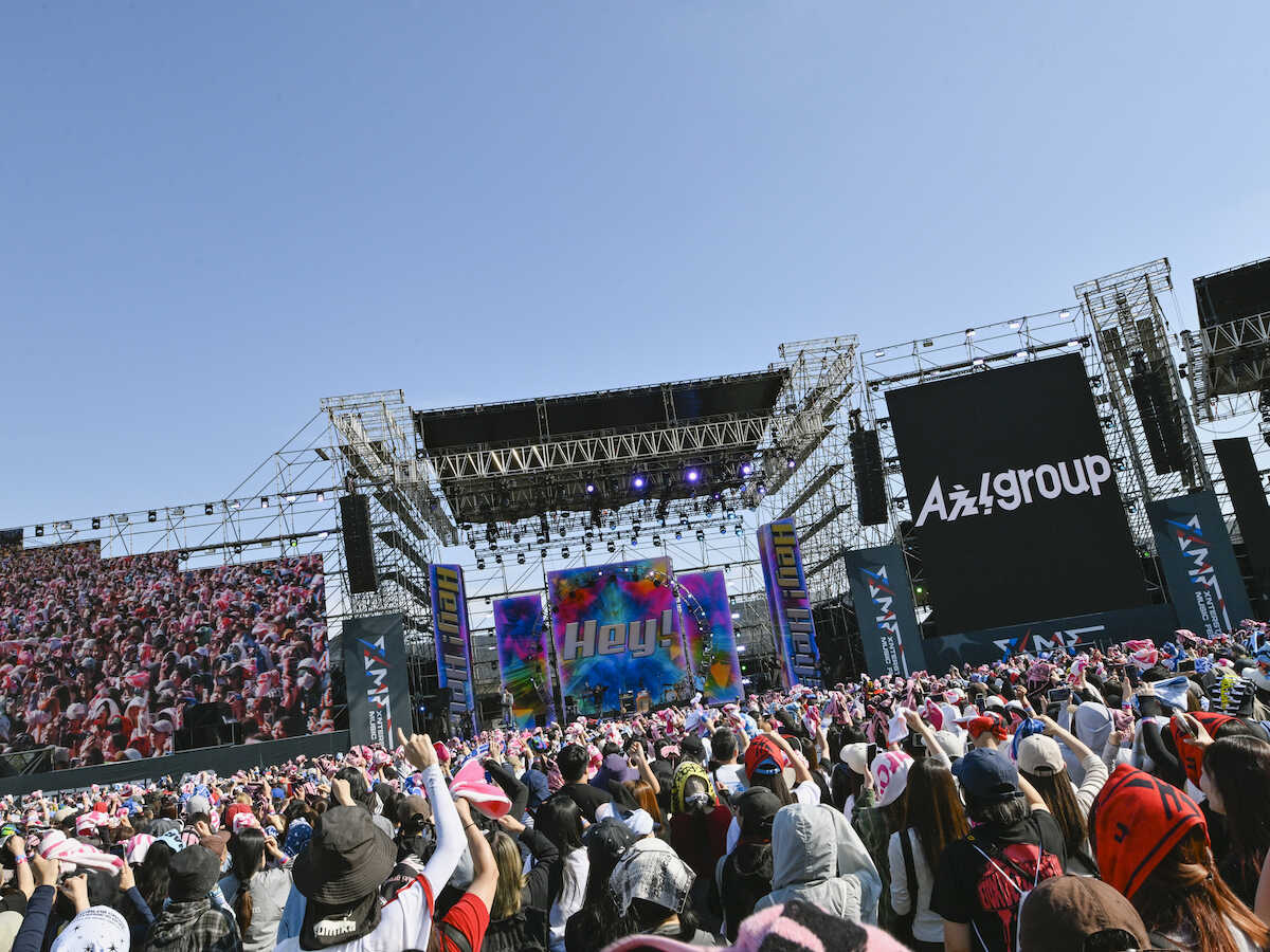 topicool_jp's tweet photo. 【トピクル】

Aぇ!group、初の海外ステージとなる韓国野外フェスで約40分熱唱！大歓声の「Ａぇコール」で現地魅了

不安を吹き飛ばす情熱で観客の心を掴んだAぇ!group。挑戦を恐れずに全力で音楽を届ける真摯な姿勢に胸が熱くなります

▼記事はこちら▼
🔗https://t.co/eaxoyNTc71

＃Aぇgroup https://t.co/tsZ6jLjObW