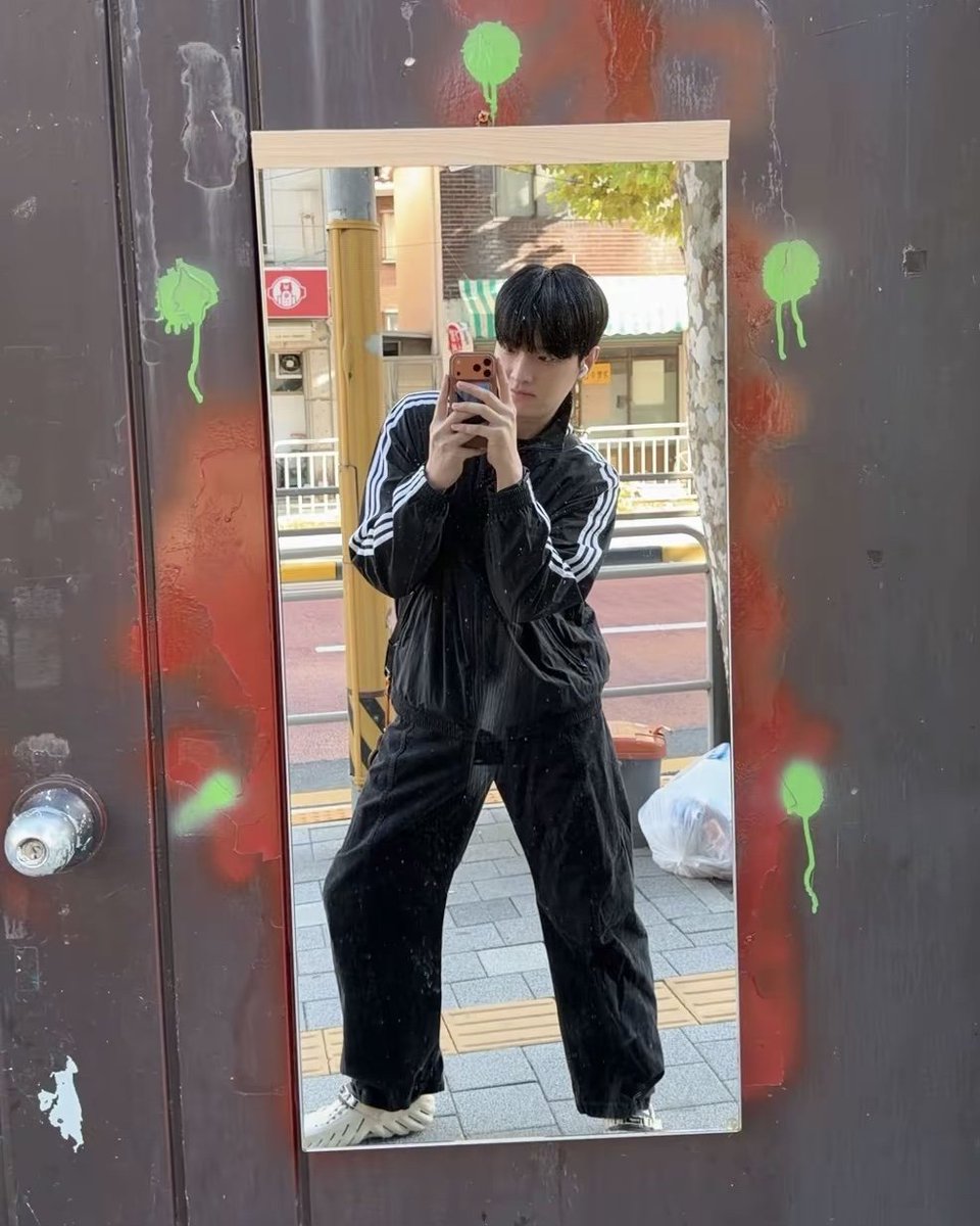 Mystory2ztr's tweet photo. Thank you so much, Changmin oppa, for always supporting Wookie and helping him so much. 🤍
Please travel safely and take good care of yourself on your way to work!
#Changmin #Kimchangmin #fitchek https://t.co/AHuziLxe04
