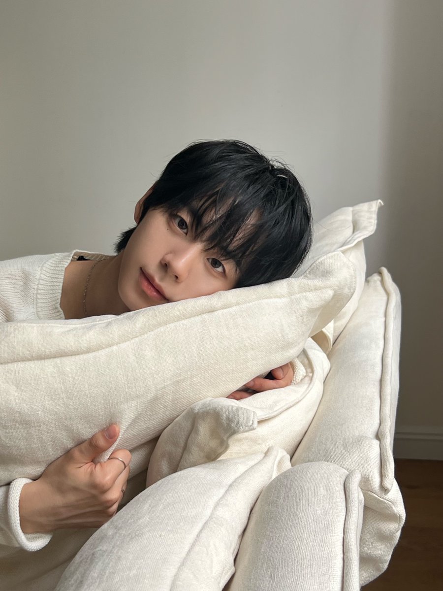 hourlysjw's tweet photo. #SEOJEONGWOO #서정우 #AHOF #아홉 https://t.co/pbFJUPfPBa