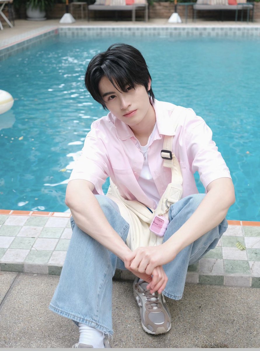 purinokoro's tweet photo. ดูขอบสระๆ 🫪🫪🫪🫪🫪 https://t.co/0NNhKGWppq
