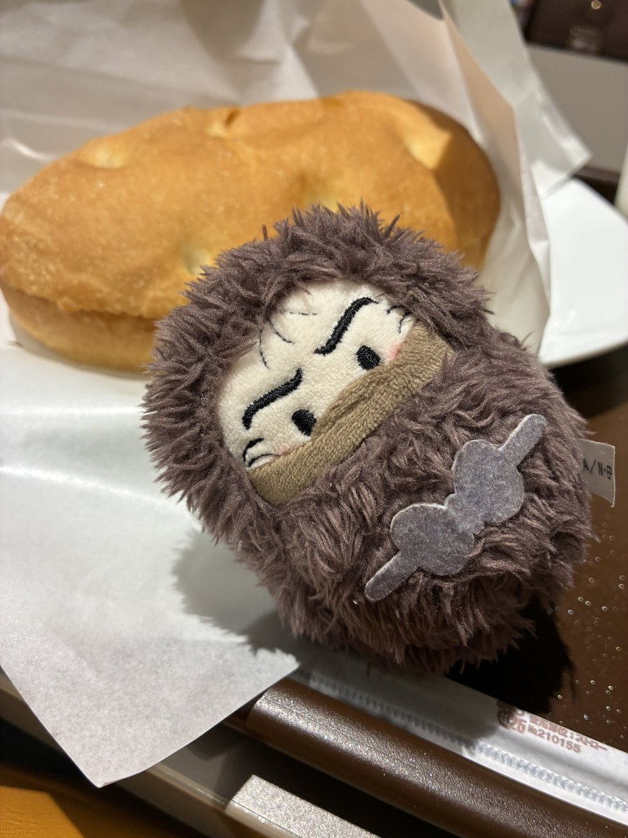 gnxshima's tweet photo. ちなみに夕ご飯としてハニーマスタードチキンフォカッチャのサンド食べてきた！美味しかった！
でもこの写真だと中身わからないなwww https://t.co/0gcdna1ZjR