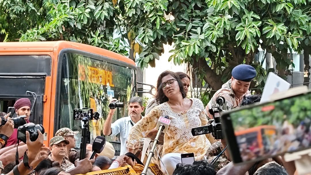 NehaAisa's tweet photo. Please come to Jantar Mantar. Peaceful protesters deserve to be heard, not intimidated. Stand with us against alleged police brutality. https://t.co/GARRnujrvl