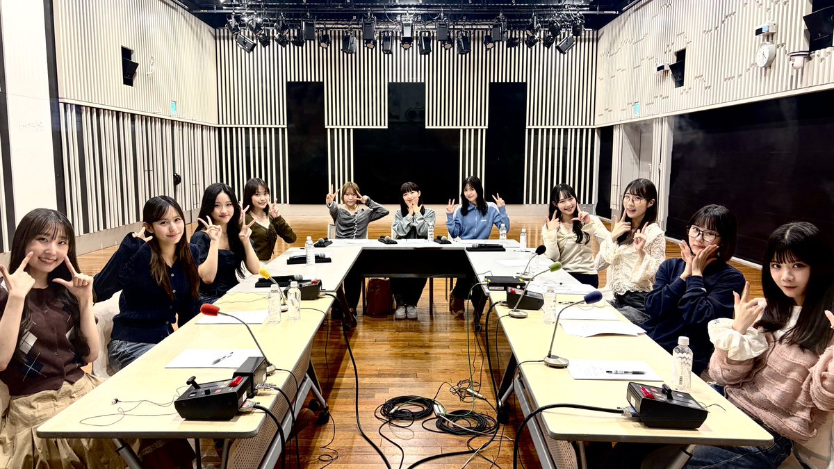 JuiceJuice_uf's tweet photo. 🍹本日21:00スタート！🍹

#ニッポン放送
『Juice=Juice ジューシー・トーク』

初回はメンバー全員でお届けいたします！
日曜の夜を #juicejuice が盛り上げます📣

🗓️毎週日曜 21時〜21時30分

✉️ jj@1242.com

▶️ https://t.co/DcJLrmnGBC 

番組ハッシュタグは放送にて決定🤳
お楽しみに！ https://t.co/odjTXrgcWZ