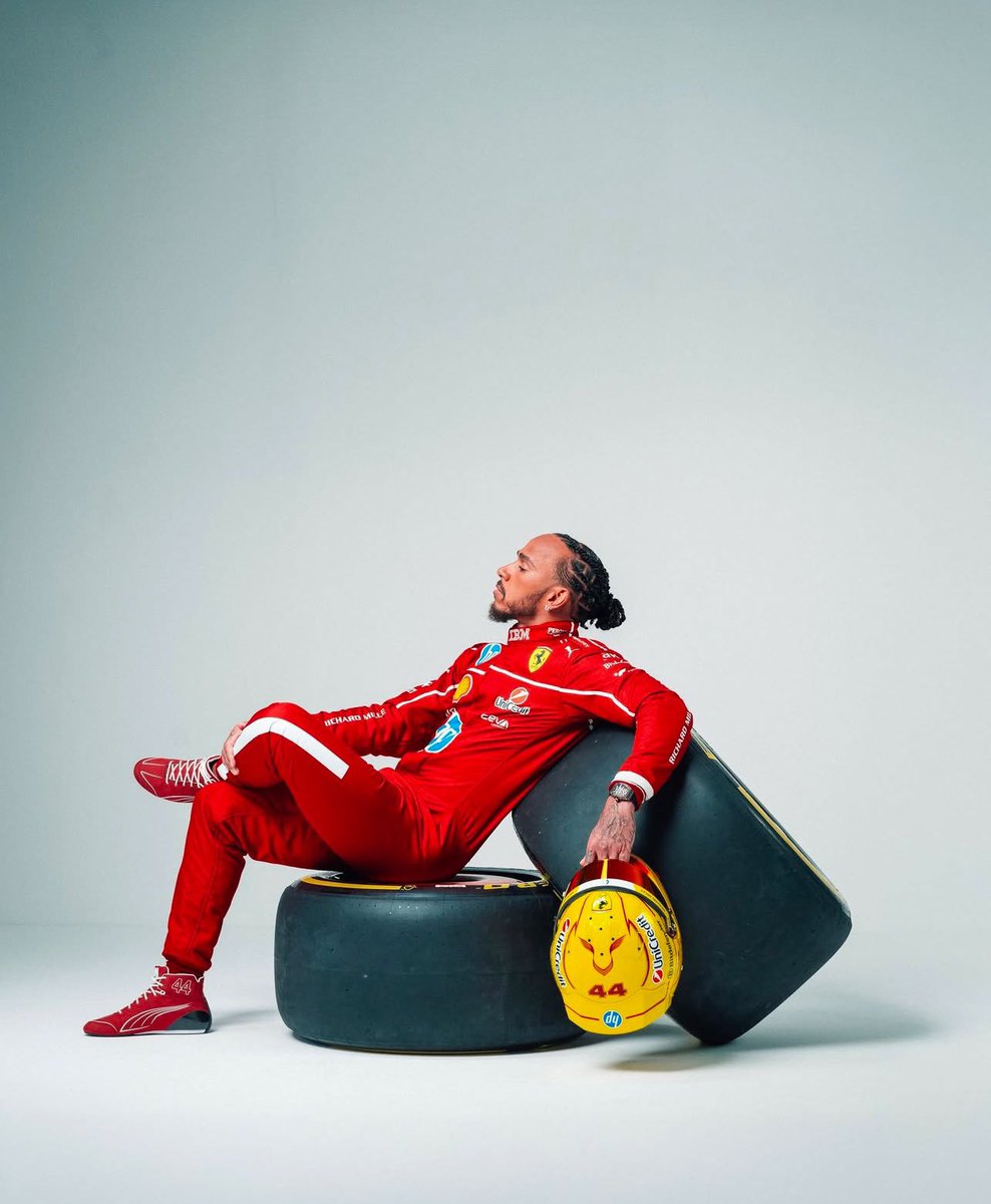 heyylalith's tweet photo. Hamiltonnnnn on Podium..
What a driveeeee ! 🥶

#ferrari #lewishamilton #bahraingp
#malaysia #sepangcircuit https://t.co/5qSWq2Ys7e