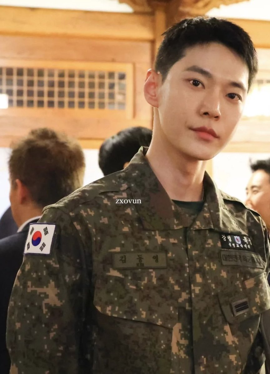 kimdiidy's tweet photo. หล่อเหมือนเดิม เพิ่มเติมคือแก้มที่หายไป ㅠㅠ ㅠㅠ https://t.co/pHKIh0P1L2