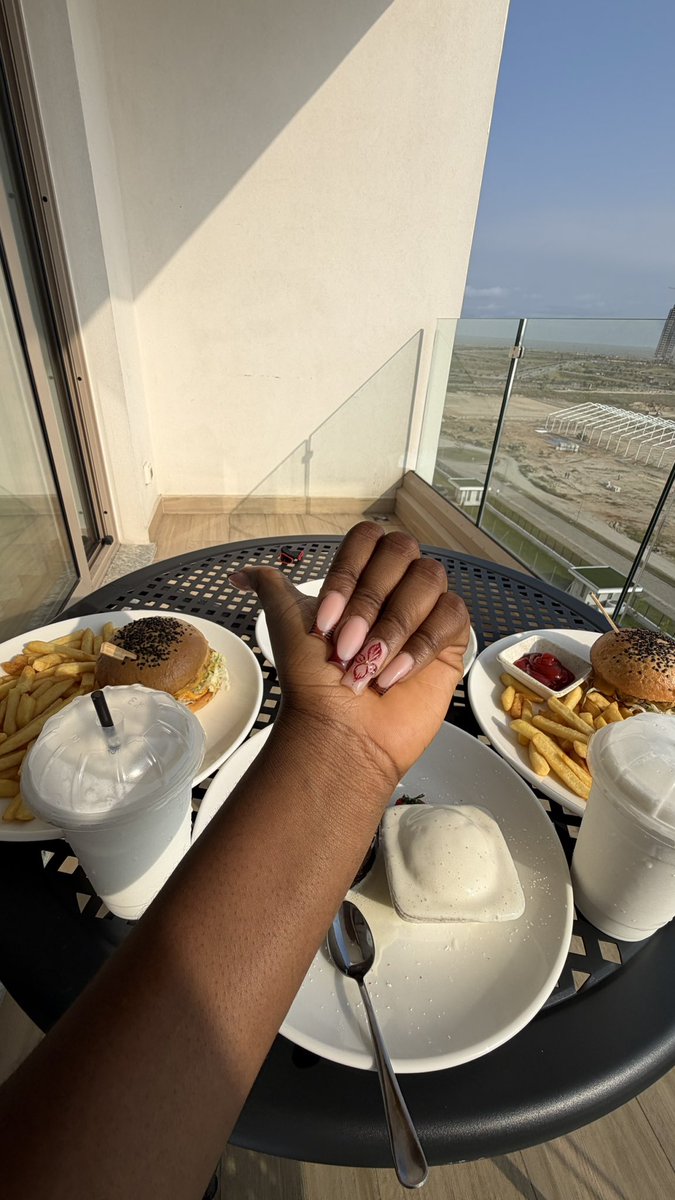praisejohnn's tweet photo. Dessert 🍨 
On boyfriends day 💗 https://t.co/gfDhqWiBSi