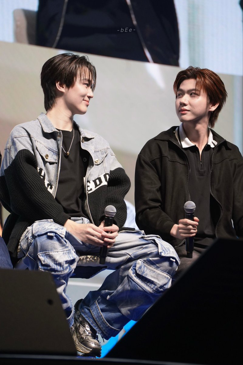 borawan13's tweet photo. พี่อั๋นจะไปรู้อะไร🙂‍↔️

[ #Aunstamp ]
#GMMTVFANIVAL2026HappyFamilyxAS https://t.co/JJk2b6kgCb
