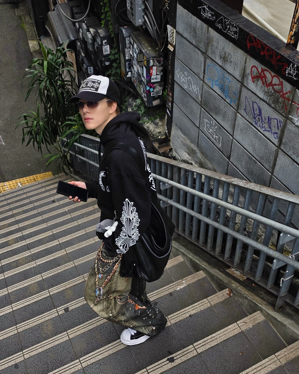 hirunkitfans's tweet photo. 04.10.2026
📷 IG post: hirunkit_

🌼🖤

── #hirunkit_ @Hirunkit_
#kotae
#คำตอบของนานิ 

🔗 https://t.co/v3uJWgDcTy https://t.co/dhhhL2MVDF