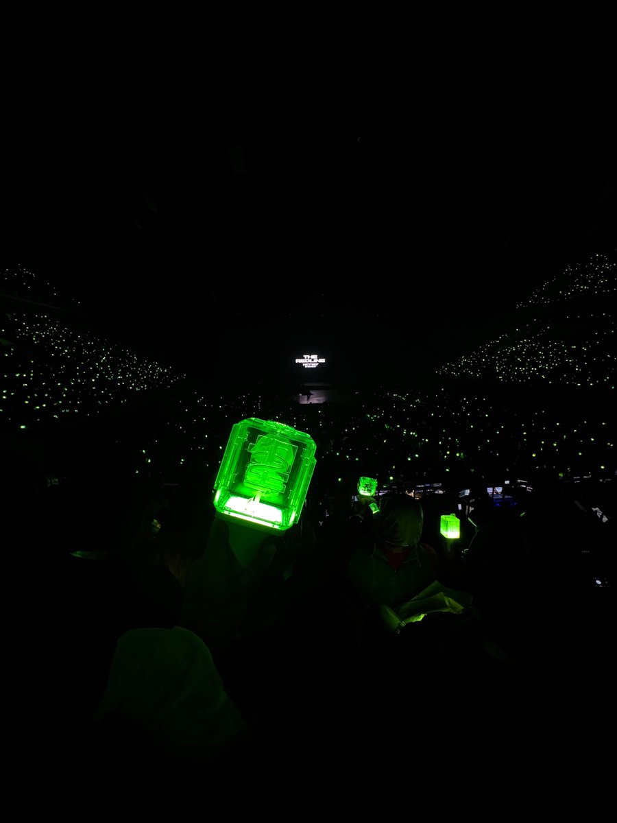 favoulite's tweet photo. Indonesia Arena Door 2F Row 18 Seat 385(?) (lupa 385 atau 285) 
#NCT127_5TH_NEOCITY_THE_REDLINE
#THE_REDLINEinJakarta https://t.co/KeqJJdmBoE