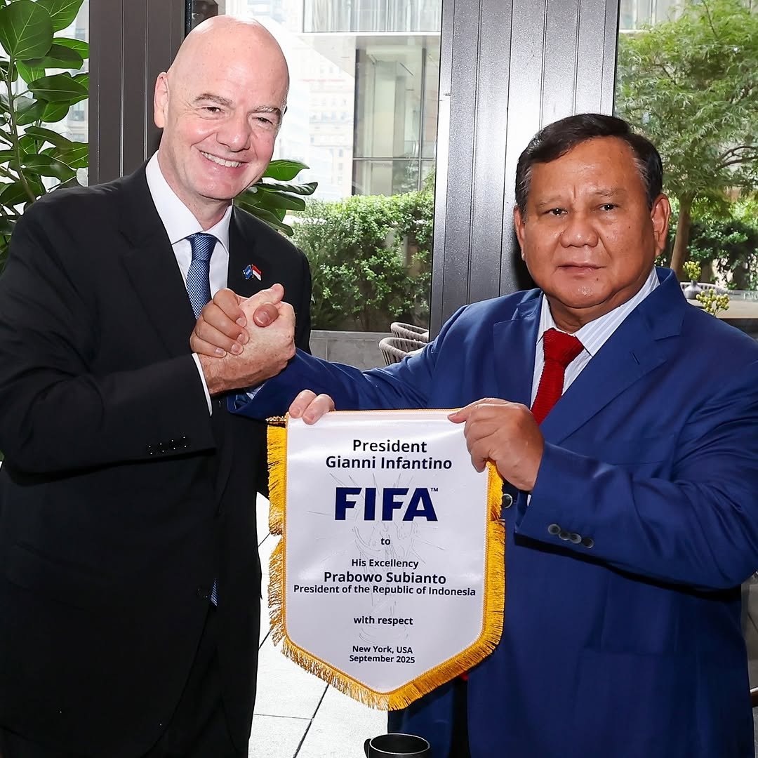 idextratime's tweet photo. 🚨 JUST IN : Presiden FIFA, Gianni Infantino, dijadwalkan menghadiri langsung laga final FIFA ASEAN Cup 2026 besok bersama Presiden Prabowo Subianto. 

🗣️“Rencana Presiden Gianni akan bertemu Bapak Presiden Prabowo Subianto tanggal 4, ya. Dan tanggal 5-nya di sini, mengundang beberapa presiden dari negara Asia Tenggara dan juga Asia lainnya, dan tentu penutupan, pertandingan final yang akan terjadi tanggal 5 Oktober,”

- Erick Thohir kepada wartawan di Stadion Gelora Bung Karno pada Jumat, 25 September lalu.