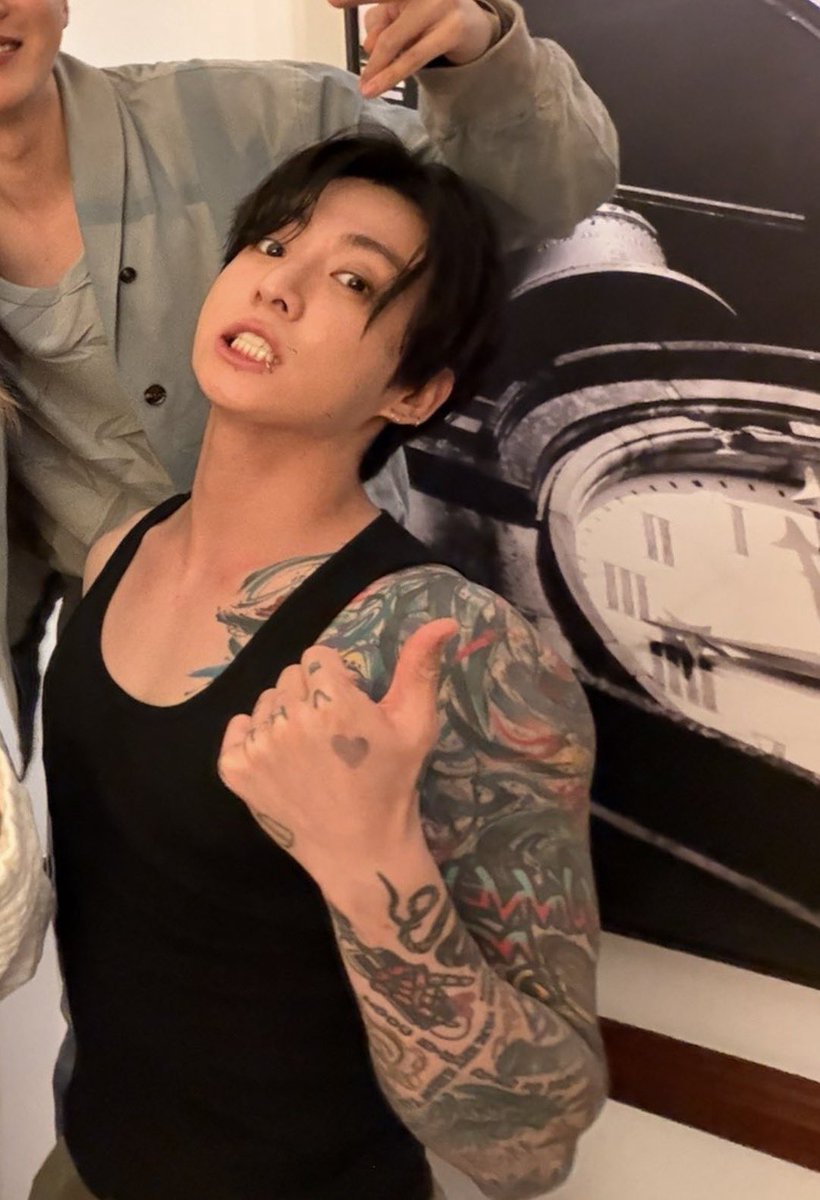 jeonkkumas's tweet photo. WHAT IS YOUR PROBLEM?!’?!?!!?!!!! https://t.co/CXL4bS5HUK
