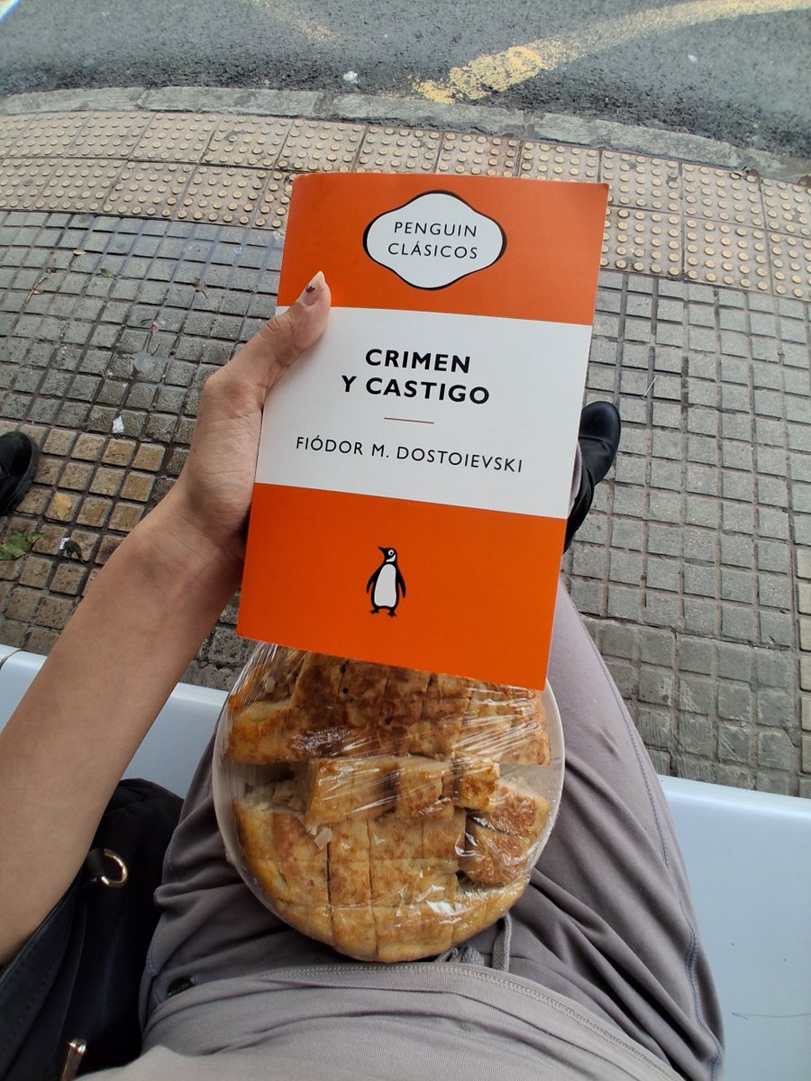 ittsmaai's tweet photo. pues aqui estoy disfrutando de  mi novela feminista fav, feliz domingo!! https://t.co/6wydyaeljI