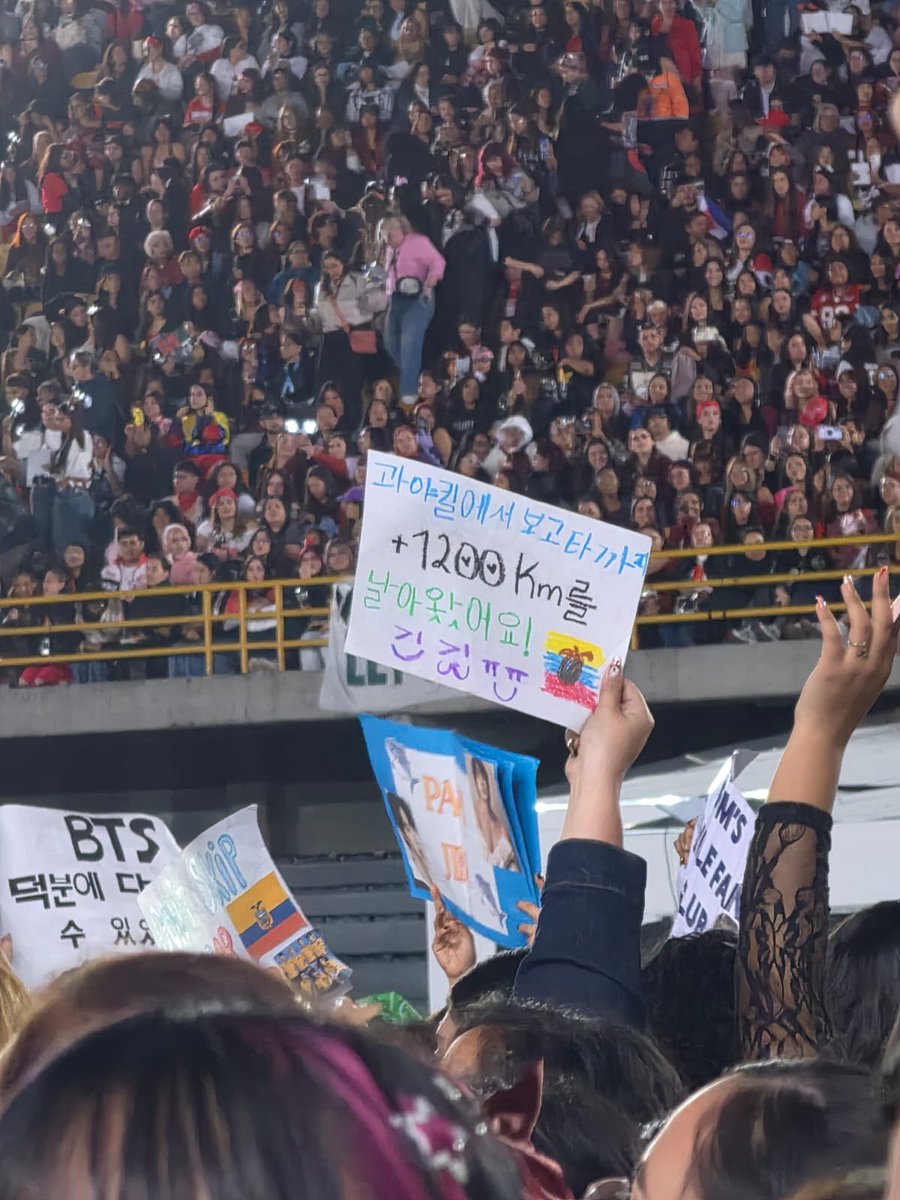 jjkook_mivida's tweet photo. Lo hicieron tan bien en Colombia mis chicas 🗣️🇪🇨💜 https://t.co/V8n76QLSy9