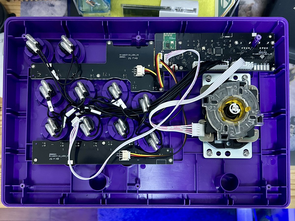 koujidkk's tweet photo. 8BitDo Arcade Stick 🕹️パープル色
前回、三和レバー（静音タイプ）+八角ガイド交換後の続きです！
注文していた静音タイプボタン🔘が届いたので交換しました！（30φのみ静音）
アケコン🕹️自分好みにカスタマイズでき満足
“(≧∀≦)」 https://t.co/IN0wqof9wI