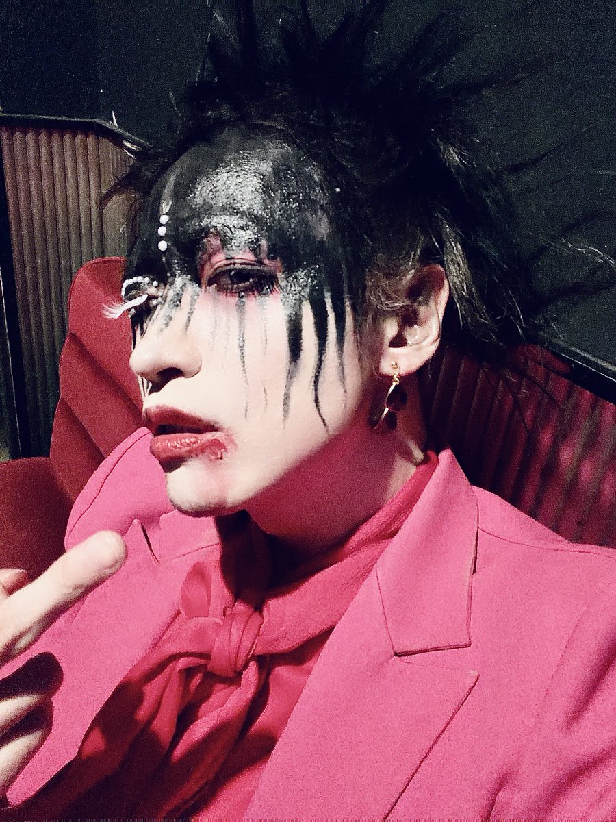 Ryoga_britannia's tweet photo. 柏2日間ありがとう。

くそ愛してるぜ。

1 Xth INVISIBLE
2 BAD EVIDENCE
3 Limit
4 追憶の果てに眠れ
5 SAMURAIソードMAN
6 千年ノ色彩
7 邪崩
8 神様のアイロニー
9 眠れぬアステカ
10 Lost in Static
11 UNION
12 紅く散らばる華
13 To PROCEED
14 DAMIAN FLY
15 I LOVE YOU
16 KNOT INVISIBLE
17 敬愛なる君へ
18 踊る焼却炉
19 まっかっか
20 Teach me your world
21 病気発症
