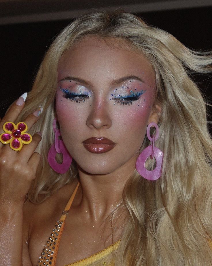 DiveBasee's tweet photo. Swedish singer Zara Larsson is credited as one of the composers of "Glow Motion," a track from IVE's upcoming EP 'LOOKS CAN KILL'. https://t.co/DRxGF5UCob
