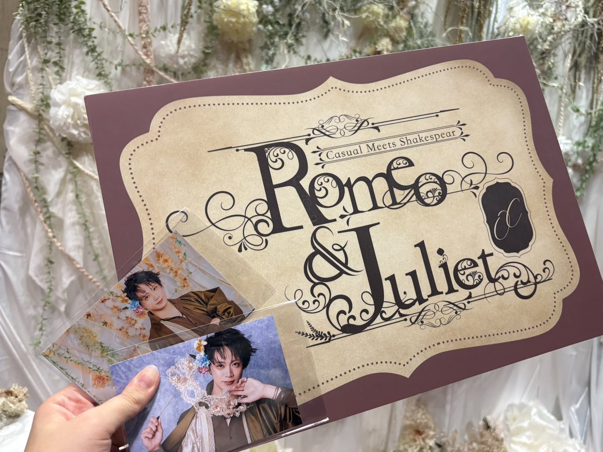 jukohyodo's tweet photo. #ロミジュリOC  全公演お疲れ様でした🍾🎉！！

キャスト発表から、最後の公演までこの演劇をずっと感謝…

学生頃からシェイクスピアの作品大好き人として、何回されるでも、どこの国でも、この作品がさまざまな人に感動させることを見ると心は嬉しくなる

来年のリア王を楽しみまーす！ https://t.co/PPLfEaVrWr