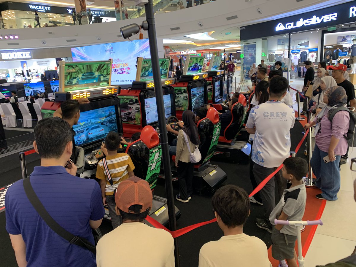 ted_156GTA's tweet photo. まさかのモールの子供用イベントで３DＸ➕！！ https://t.co/boviwFnrcM
