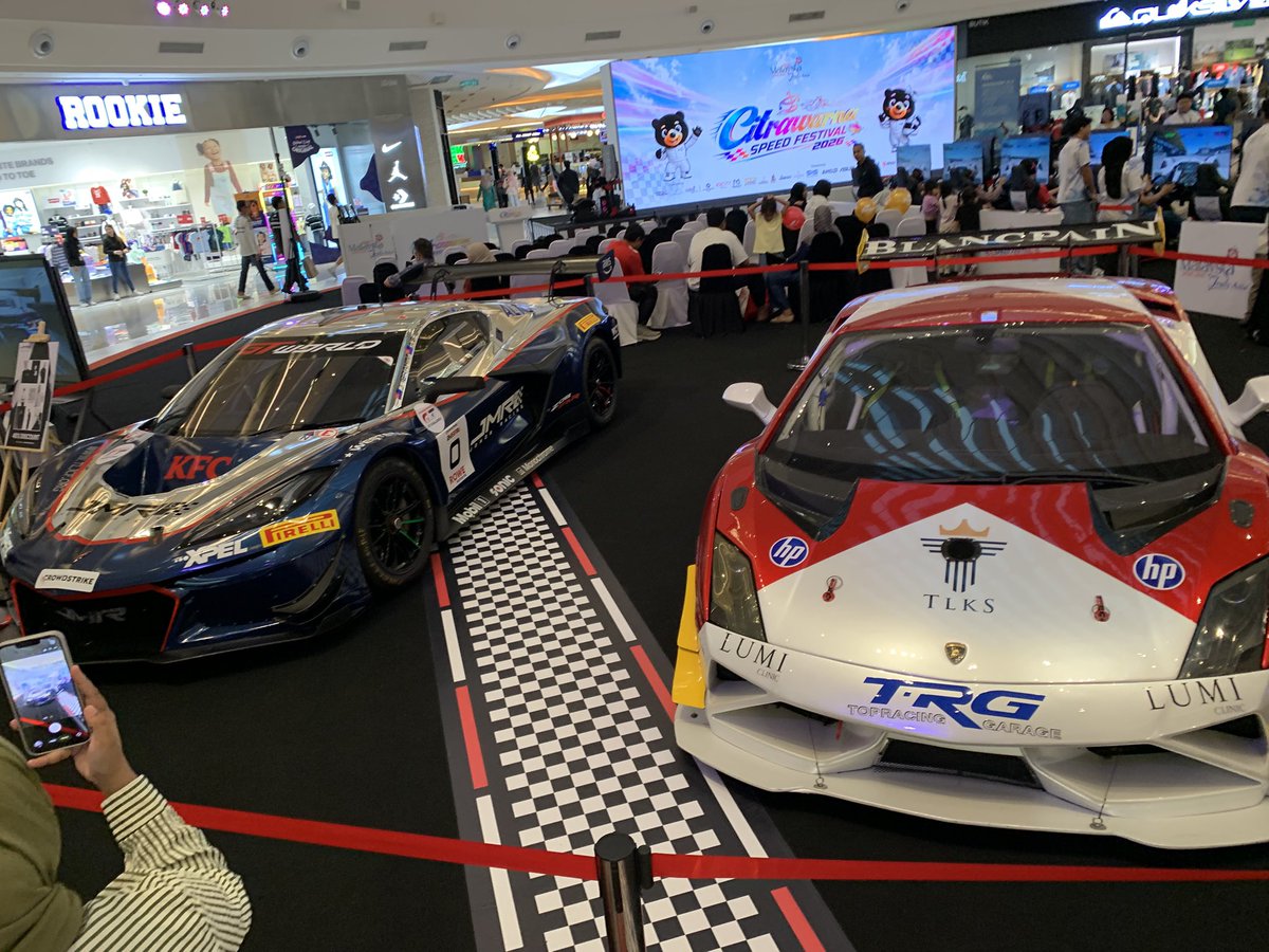 ted_156GTA's tweet photo. まさかのモールの子供用イベントで３DＸ➕！！ https://t.co/boviwFnrcM