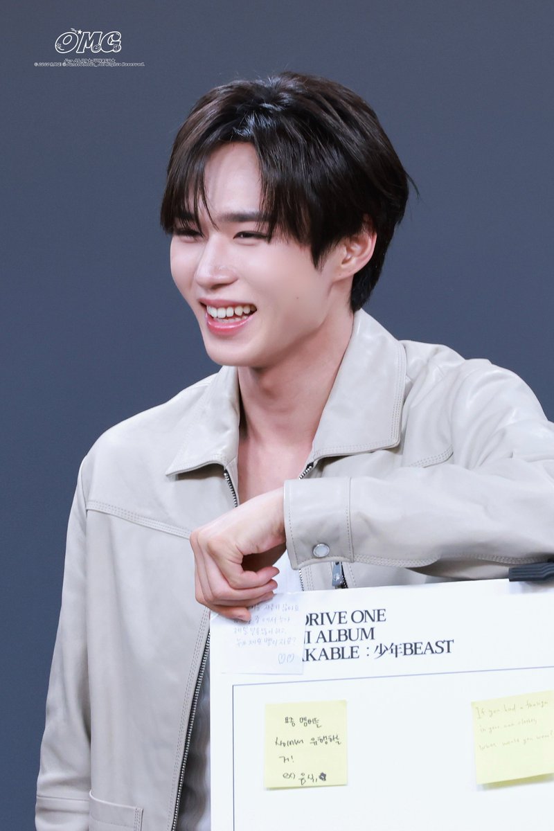 JunseOMeGa_'s tweet photo. 261004 뮤직플랜트

#준서 #김준서 #JUNSEO #ジュンソ　
#알파드라이브원 #알디원 #ALD1 #ALPHADRIVEONE https://t.co/EtAawLNaUY