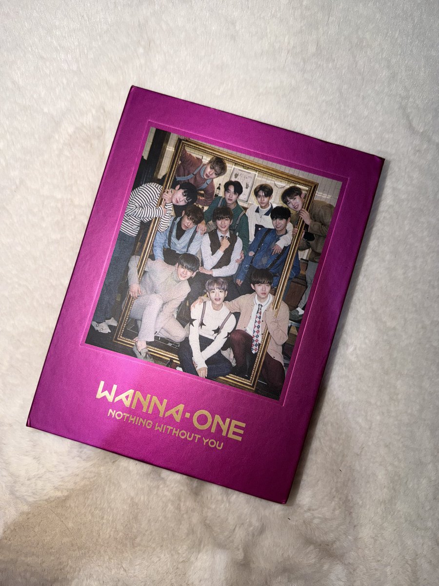 cafeosw's tweet photo. i’m the happiest wannable today~! thank you so much @bnnyhnny29 !! 

my first wanna one album is here feat uri guanlin 💗🤩

#BHProof https://t.co/8Gm6sJkNm7
