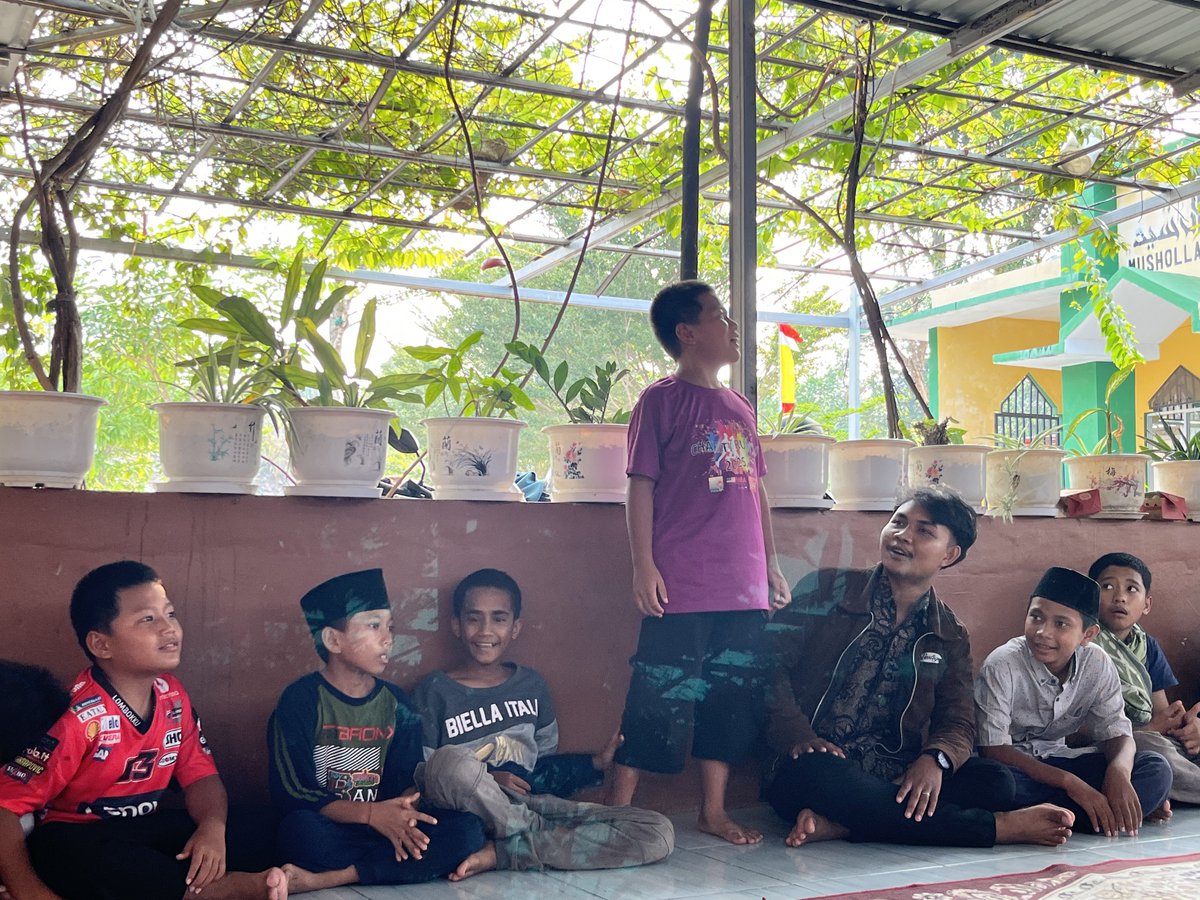 tsunaomiwave's tweet photo. hobinya ada di air, cita citanya terbang https://t.co/afLgW2lu21