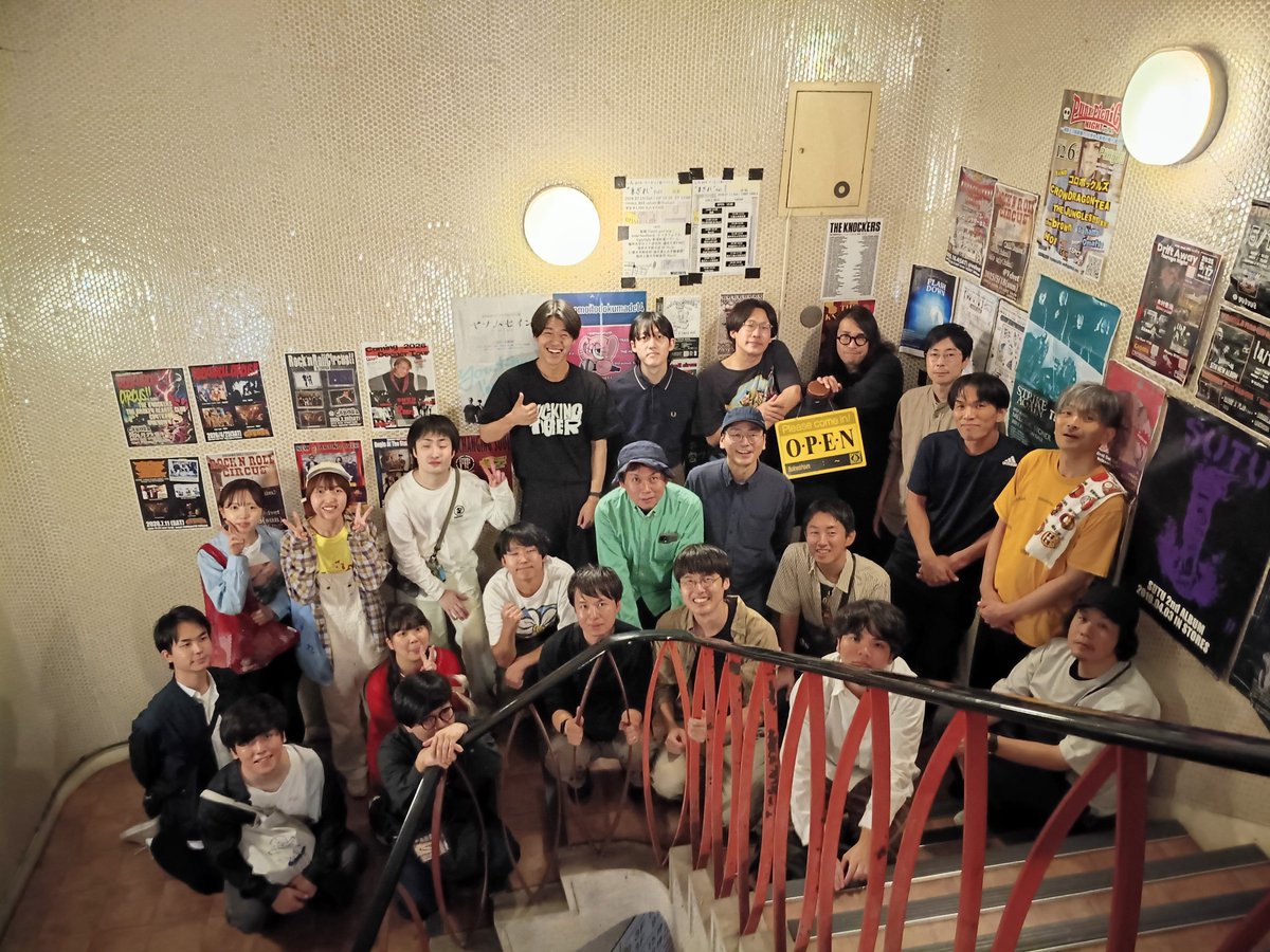 cuune_fukui's tweet photo. "Lighthouse Anthology" Release Party Day2
みなさま本当にありがとうございました！

新曲もカッコよくバンドとして最高を更新し続ける先輩方や、観る度に成長している若いバンド、この日も最高の時間を楽しませていただきました

そして出演者のみなさん、突然登場したゆーきゃんさんからいただいた https://t.co/1GxJlSmSqz
