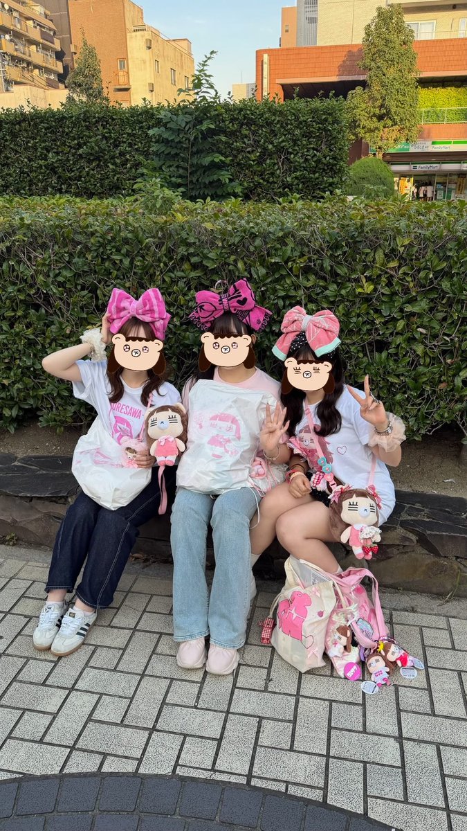 fuunanka's tweet photo. 同期4人で行けたの🎀🎀🎀🎀 https://t.co/KOpBVkAaqN
