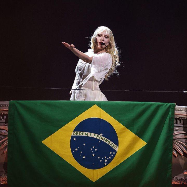 gagadaily's tweet photo. Brazil, make your voices heard today! 🇧🇷🫶 https://t.co/dqQCd90Ht8