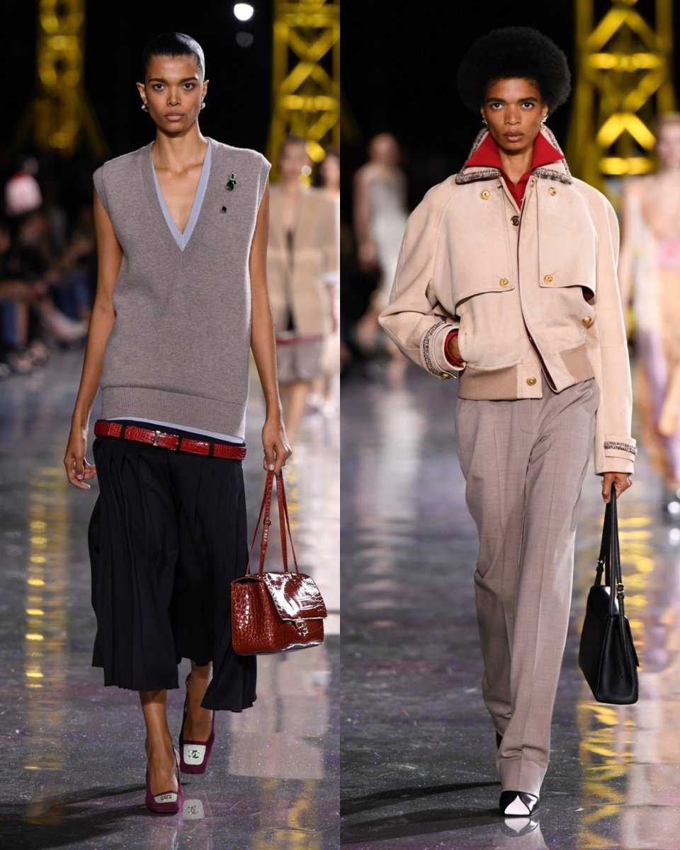 trendlmneverdie's tweet photo. วันนี้ใส่ FALL WINTER 2026 พรุ่งนี้ลีน่าหมิวจะใส่ชุดไหนไปชมโชว์น๊าาาา

#CHANELSS27xLenaMiu
#LalinaLena @lena__lorena
#MiuNatsha @miunatshaa​
#CHANELSpringSummer 
#CHANEL #PFW @CHANEL https://t.co/G9dfQNK6Ci