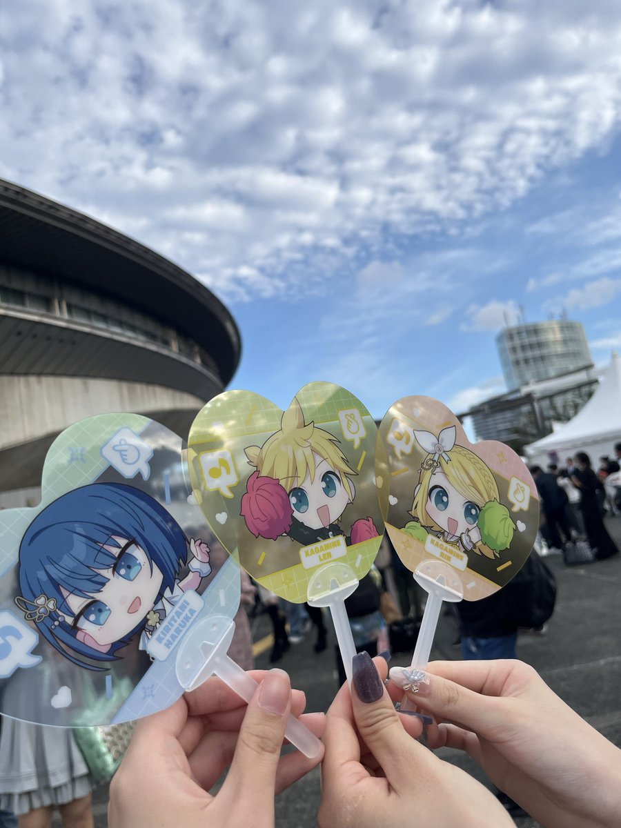 akky4_20's tweet photo. 色んな人に出会えて公演自体もものすごく最高で幸せでした✨
交換も無事終えて欲しいものすべてGETです！！セカライ横浜にもいるのでまた交換でもエンカでもぜひお願いします💪
リアイベってすげぇなぁ😭 https://t.co/1qfjrpiUad